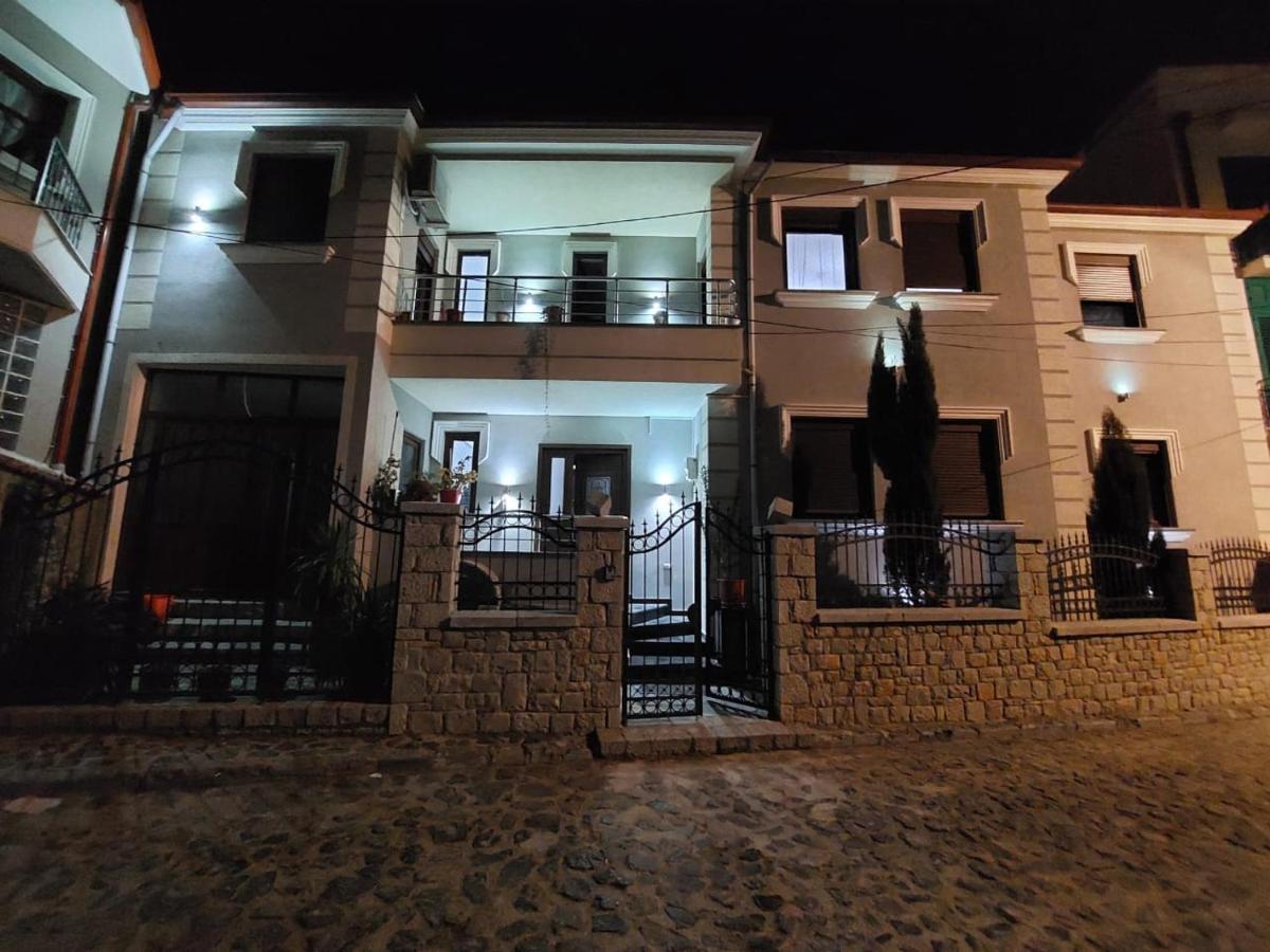 Guesthouse Kocibelli Korça Exteriör bild